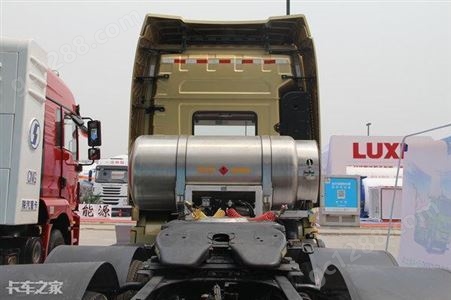 回收陕汽重卡 德龙F3000  轻量化版 420马力  6X4 LNG牵引车