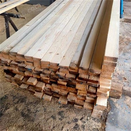 工厂供应辐射松建筑木方 耐酸碱进口方木出售禄森