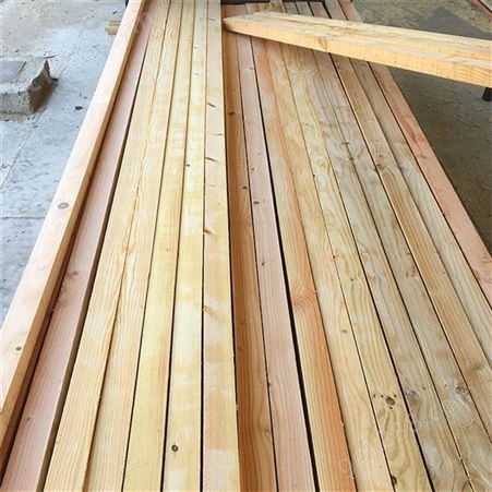 山东工地建筑方木生产厂家出售 5米4米3米建筑木方规格尺寸齐全_禄森木业