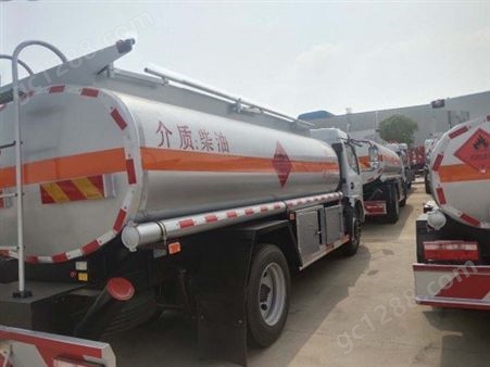 重庆国六东风油罐车5吨厂家批发供应包上户5吨加油车厂家批发